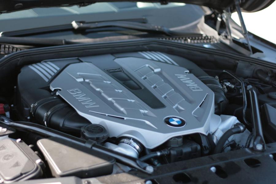  BMW 750iL 2009 года  (фото 8 из 30)